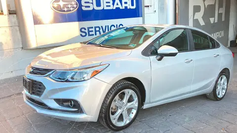 Chevrolet Cruze LT Aut usado (2017) color Gris precio $277,000
