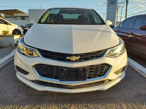 Chevrolet Cruze LS usado (2018) color Blanco precio $280,000