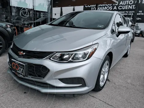 Chevrolet Cruze LS usado (2018) color CH PLATA BRILLANTE precio $215,000