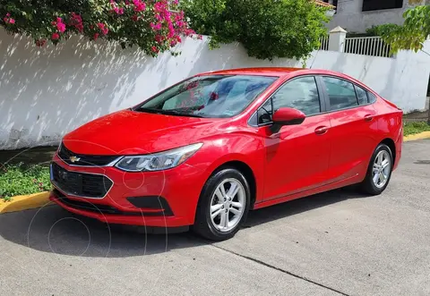 Chevrolet Cruze LS Aut usado (2017) color Rojo precio $195,000