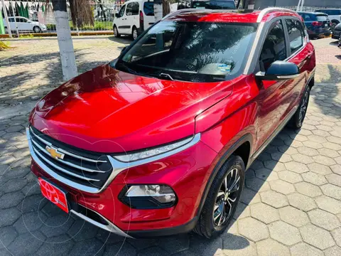 Chevrolet Groove Premier usado (2023) color Rojo financiado en mensualidades(enganche $85,731 mensualidades desde $7,615)