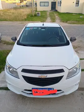 Chevrolet Onix Joy LS usado (2017) color Blanco Summit precio u$s13.000