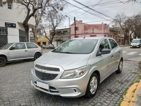 Chevrolet Onix Joy LS usado (2018) color Gris financiado en cuotas(anticipo $3.000.000)