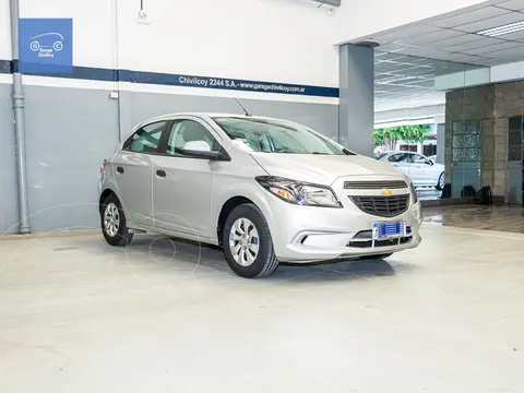Chevrolet Onix Joy LS usado (2019) color Plata precio $3.749.900