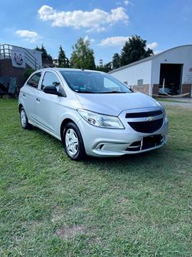 Chevrolet Onix Joy LS usado (2018) color Plata financiado en cuotas(anticipo $1.060.000 cuotas desde $42.000)