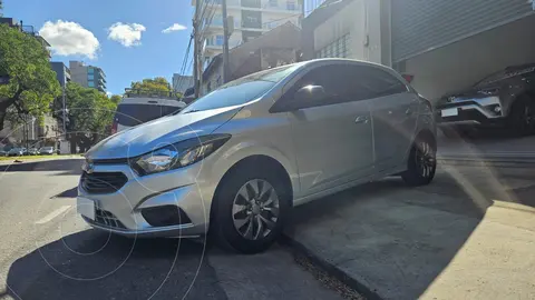 Chevrolet Onix Joy Black usado (2021) color Gris precio u$s12.500