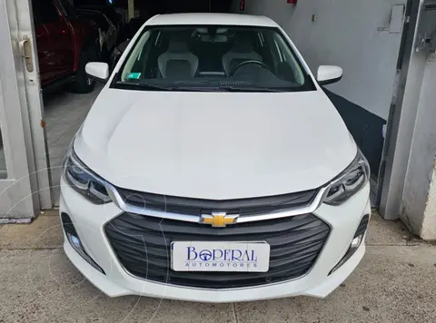 Chevrolet Onix Plus 1.0T Premier Aut usado (2020) color Blanco Summit precio $21.900.000