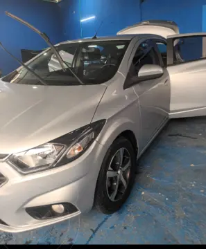 Chevrolet Onix Sedan 1.4 LTZ usado (2019) color Plata precio $42.000.000