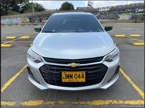 Chevrolet Onix Turbo Sedan 1.0L LT usado (2021) color Plata Metalico precio $48.990.000