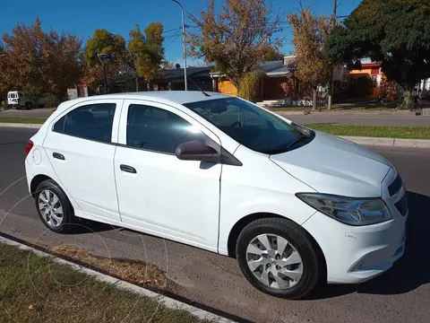 Chevrolet Onix LT usado (2015) color Blanco precio $2.700.000