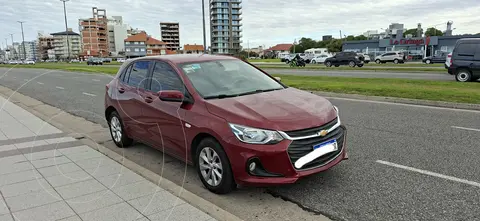 Chevrolet Onix 1.0T LTZ usado (2021) color Rojo Aden precio u$s17.000