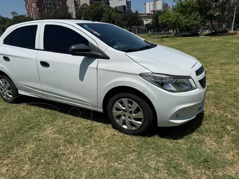 Chevrolet Onix LT usado (2014) color Blanco precio $10.500.000