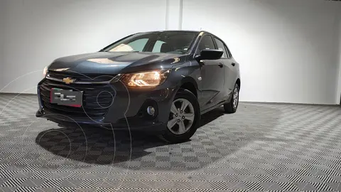 Chevrolet Onix 1.2 LS usado (2024) color Gris precio $22.148.000