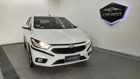 Chevrolet Onix LTZ usado (2017) color Blanco Summit precio $3.790.000