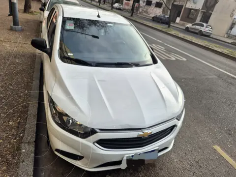 Chevrolet Onix LT usado (2018) color Blanco Summit precio u$s10.500