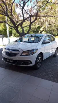 Chevrolet Onix LTZ usado (2014) color Blanco precio $9.000.000
