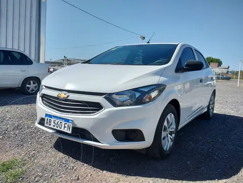 Chevrolet Onix ONIX 1.4 LT                   L/17 usado (2017) color Blanco precio $14.900.000