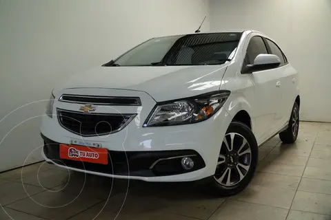 Chevrolet Onix LTZ usado (2015) color Blanco Summit precio $14.500.000