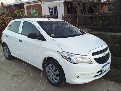 foto Chevrolet Onix LT usado (2016) color Blanco precio $1.280.000