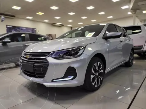 Chevrolet Onix 1.0T Premier Aut nuevo color Plata Switchblade precio $27.899.900