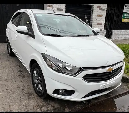 Chevrolet Onix LTZ usado (2015) color Blanco precio $13.000.000