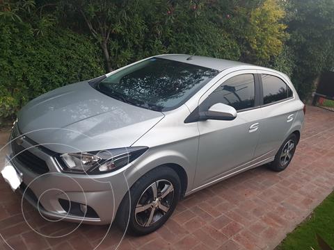 foto Chevrolet Onix LTZ usado (2017) color Gris precio $1.980.000