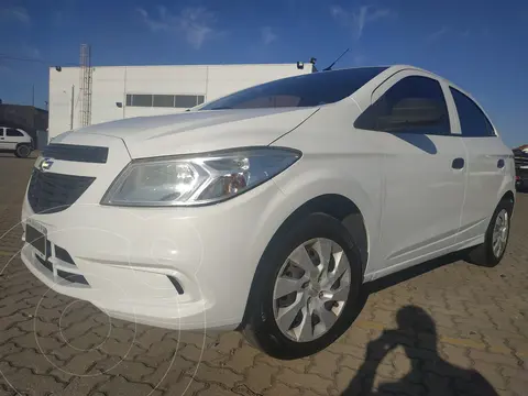 Chevrolet Onix LT usado (2014) color Blanco Summit precio $3.099.000