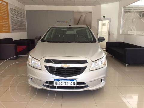 foto Chevrolet Onix LS Joy usado (2017) color Gris Claro precio $1.290.000