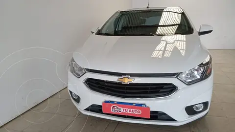 Chevrolet Onix LTZ usado (2017) color Blanco Summit financiado en cuotas(anticipo $4.600.000 cuotas desde $143.750)