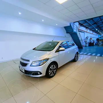 Chevrolet Onix LTZ usado (2013) color Plata precio $13.500.000