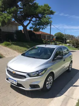 Chevrolet Onix LT usado (2016) color Plata Switchblade precio $4.790.000
