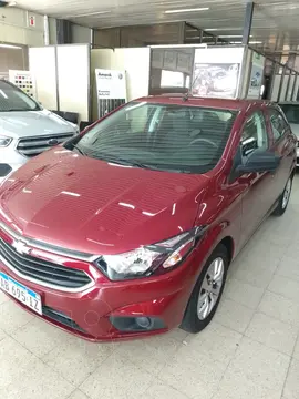 Chevrolet Onix LT usado (2017) color Rojo Chili precio $15.000.000