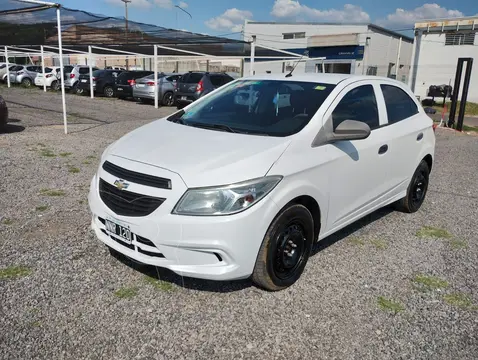 Chevrolet Onix LT usado (2014) color Blanco precio $2.850.000