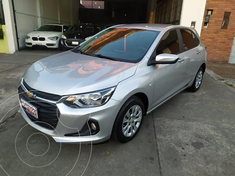 foto Chevrolet Onix 1.2 LT Pack Tech OnStar usado (2020) color Plata Switchblade precio $1.690.000