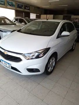 Chevrolet Onix LT usado (2018) color Blanco Summit precio $15.500.000