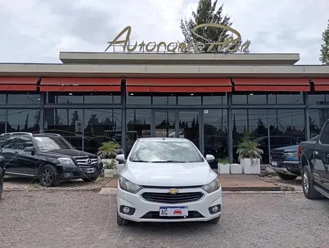 Chevrolet Onix ONIX 1.4 LTZ AUT              L/17 usado (2018) color Blanco precio $18.500.000