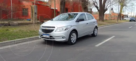 foto Chevrolet Onix LT usado (2016) color Gris precio $2.600.000