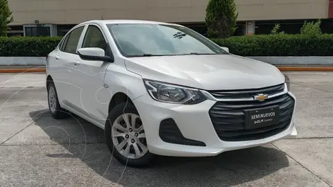Chevrolet Onix LS Aut usado (2022) color Blanco precio $229,800