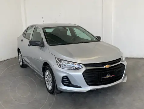 Chevrolet Onix LS Aut usado (2021) color plateado precio $219,000