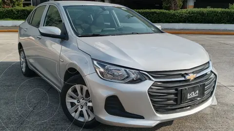 Chevrolet Onix LS Aut usado (2022) color plateado precio $219,800