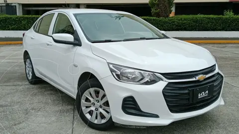 Chevrolet Onix LS Aut usado (2022) color Blanco precio $239,800
