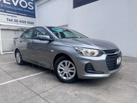 Chevrolet Onix LS Aut usado (2023) color Gris precio $227,900