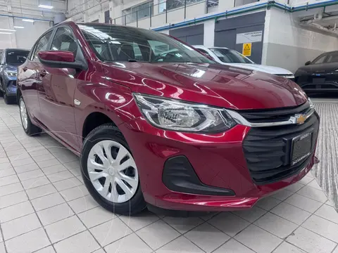 Chevrolet Onix LS usado (2023) color Rojo precio $239,900