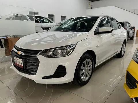 Chevrolet Onix LS Aut usado (2025) color Blanco financiado en mensualidades(enganche $81,478 mensualidades desde $6,994)