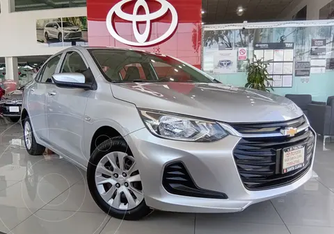 Chevrolet Onix LS Aut usado (2022) color plateado financiado en mensualidades(enganche $87,780 mensualidades desde $3,771)