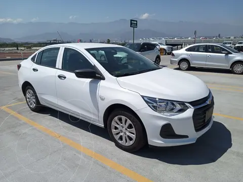 foto Chevrolet Onix LS usado (2021) color Blanco precio $28,000,000