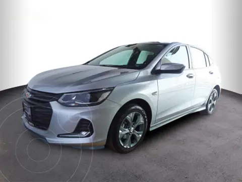 Chevrolet Onix Premier Aut usado (2021) color Plata precio $344,800