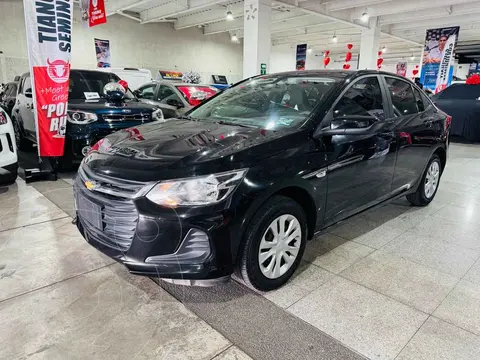 Chevrolet Onix LS Aut usado (2023) color Negro precio $240,000