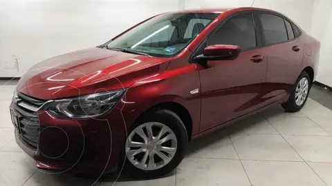 Chevrolet Onix LS Aut usado (2023) color Rojo financiado en mensualidades(enganche $64,900 mensualidades desde $6,402)