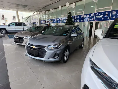 Chevrolet Onix LT usado (2023) color Gris financiado en mensualidades(enganche $83,860 mensualidades desde $6,796)